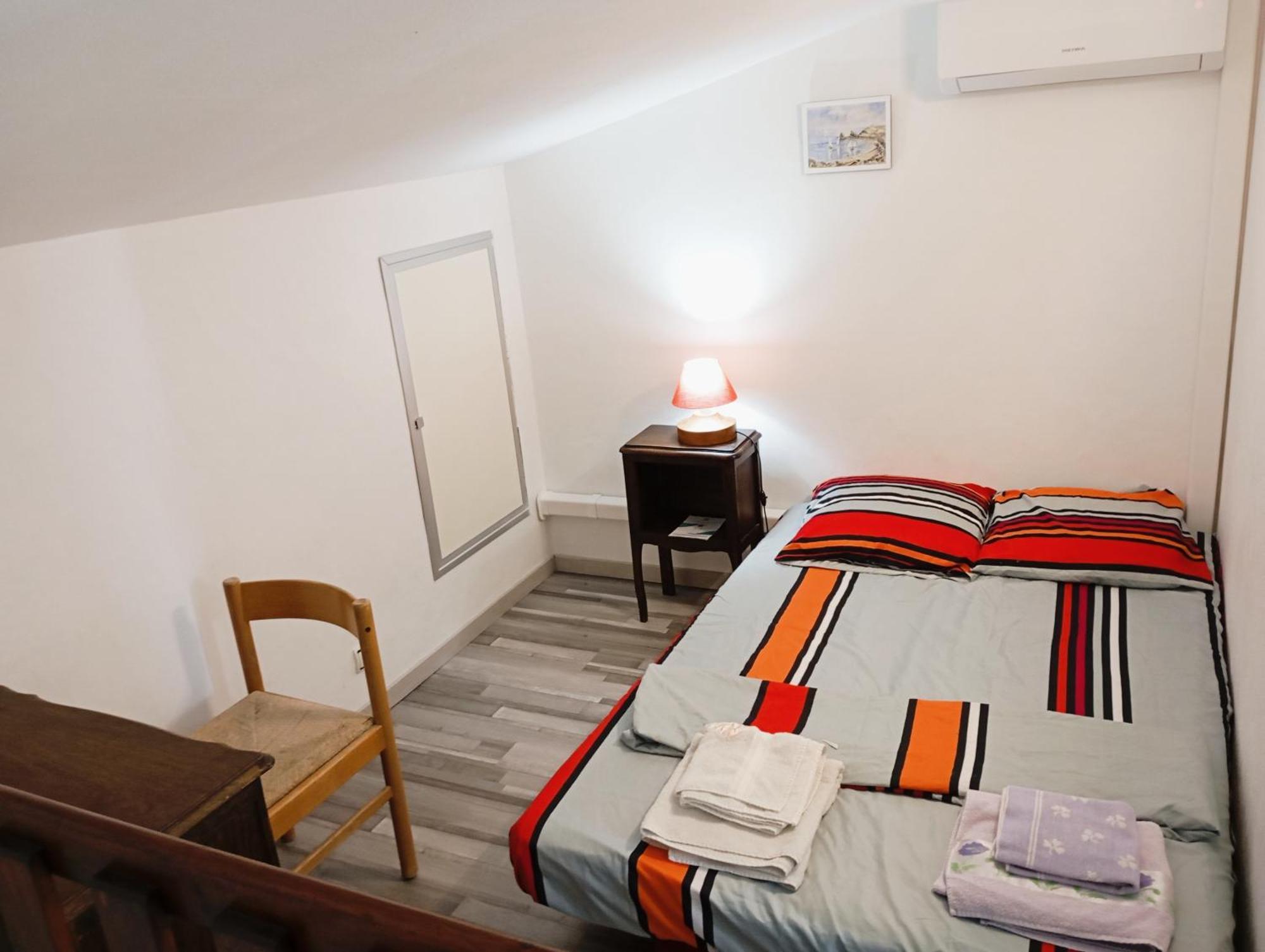 Appartement Grand Proche Port Et Plages, 6 A 8 Pers, 3 Chambres, Climatise *